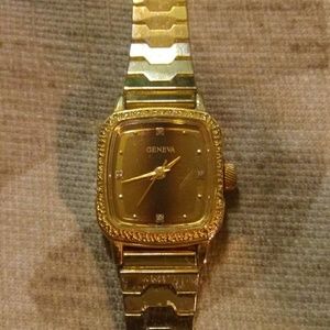 Vintage Geneva ladies wrist watch gold tone